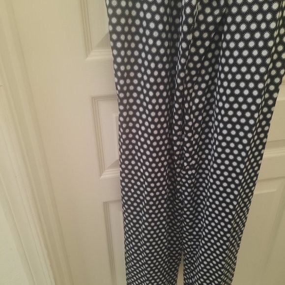 Jumpsuit with zipper back never worn - Picture 3 of 5